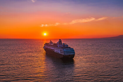 Expédition ou croisière classique : quel type de voyage ponant vous correspond ?