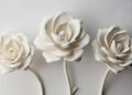Les fleurs en céramique : une alternative durable pour honorer vos êtres chers