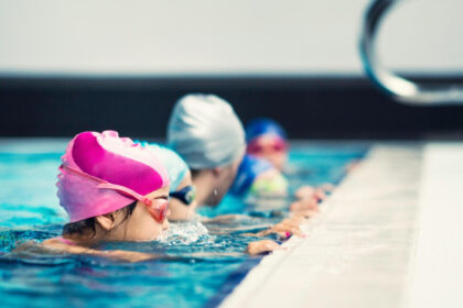 Quand et comment initier bébé à la natation en toute sécurité ?